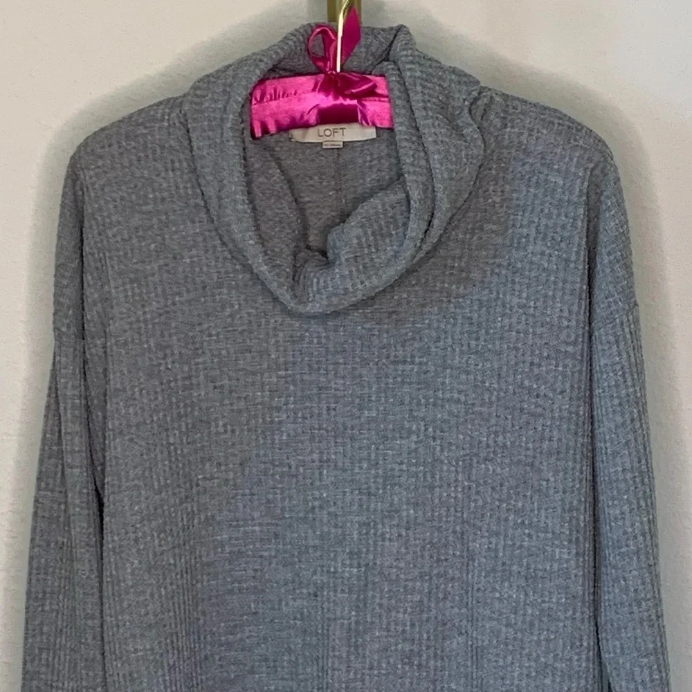 LOFT Grey Waffle Knit Oversized Pullover Tunic Sweater Cowl Neck sz S